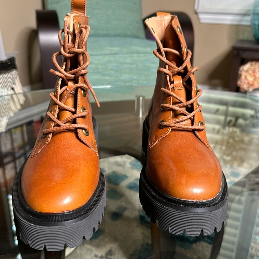 Madewell The Rayna Lace-Up Boot in Leather Sz 6.5 & 8.5 - Picture 2 of 12